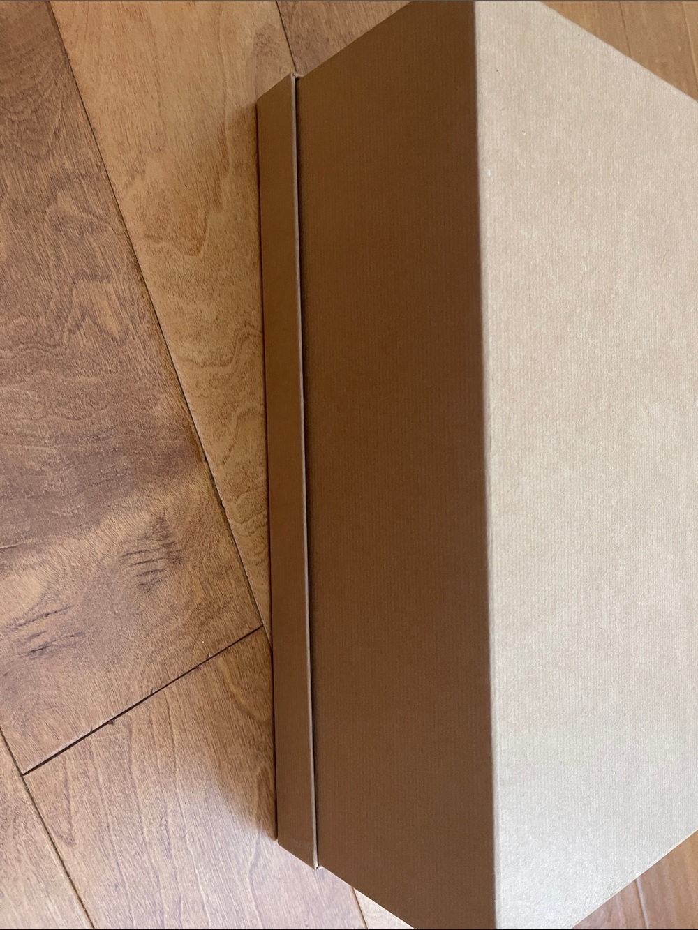 Christian Louboutin Brown Box with White Logo - Picture 5 of 9